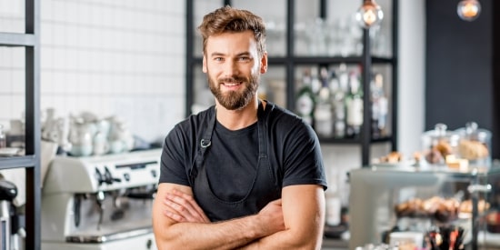 Barman sonriente